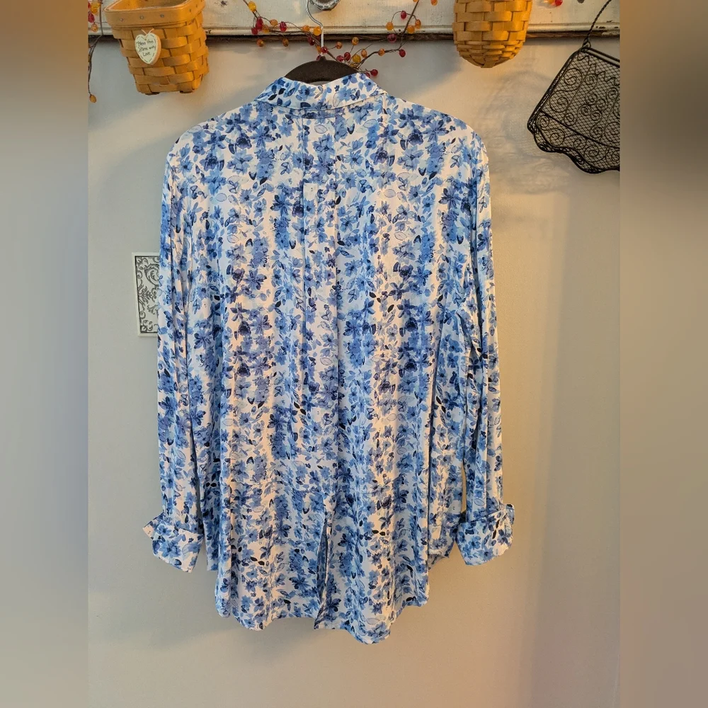 Floral Blue and White Button-Up Blouse - Picture 2 of 7